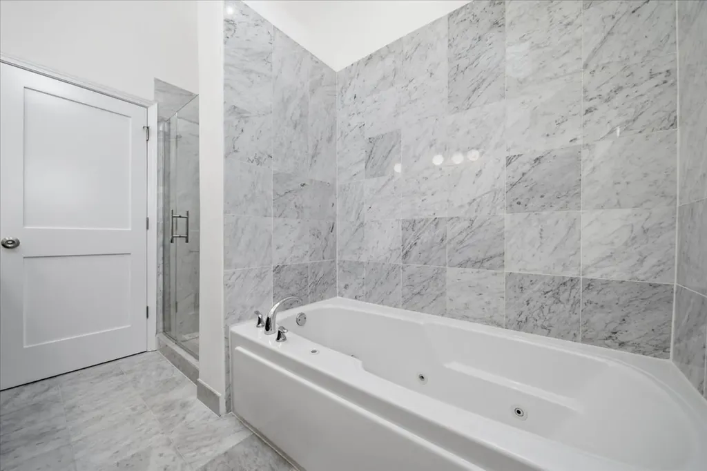 1614 West Wabansia Avenue Chicago IL 60622