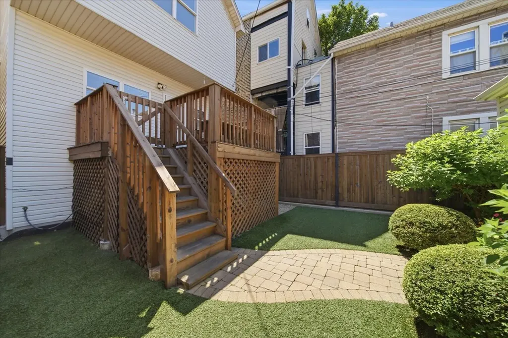 1614 West Wabansia Avenue Chicago IL 60622