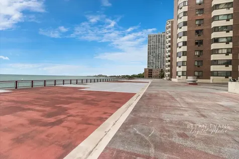 7337 South South Shore Drive Chicago IL 60649