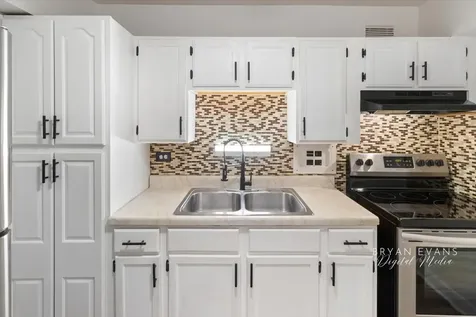 7337 South South Shore Drive Chicago IL 60649
