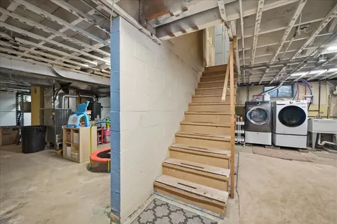 17W040 Oak Lane Bensenville IL 60106