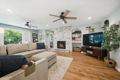 17W040 Oak Lane Bensenville IL 60106