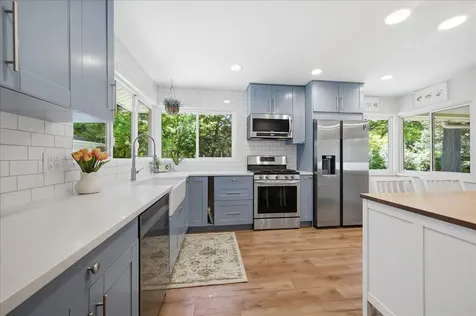 17W040 Oak Lane Bensenville IL 60106