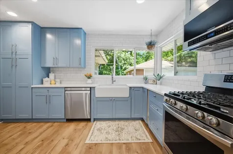17W040 Oak Lane Bensenville IL 60106
