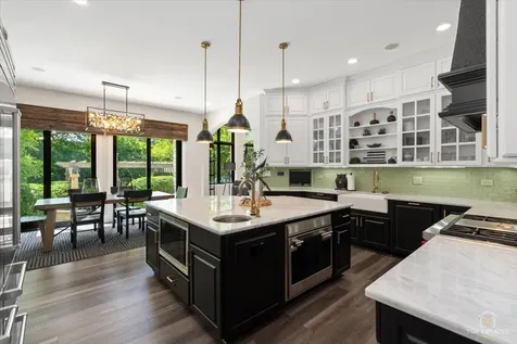 10N618 Manchester Lane Elgin IL 60124