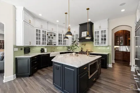 10N618 Manchester Lane Elgin IL 60124