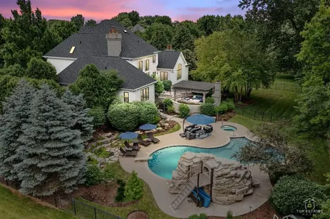 10N618 Manchester Lane Elgin IL 60124