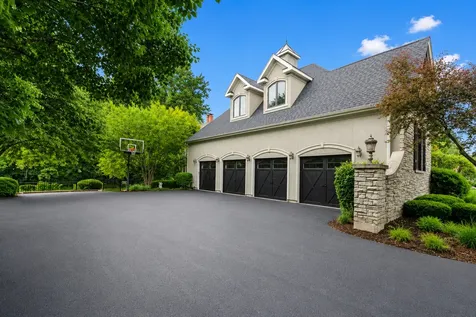 10N618 Manchester Lane Elgin IL 60124