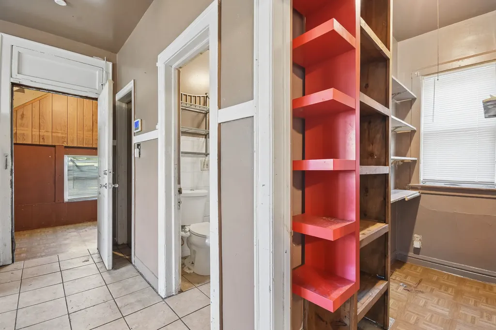 8918 South Woodlawn Avenue Chicago IL 60619