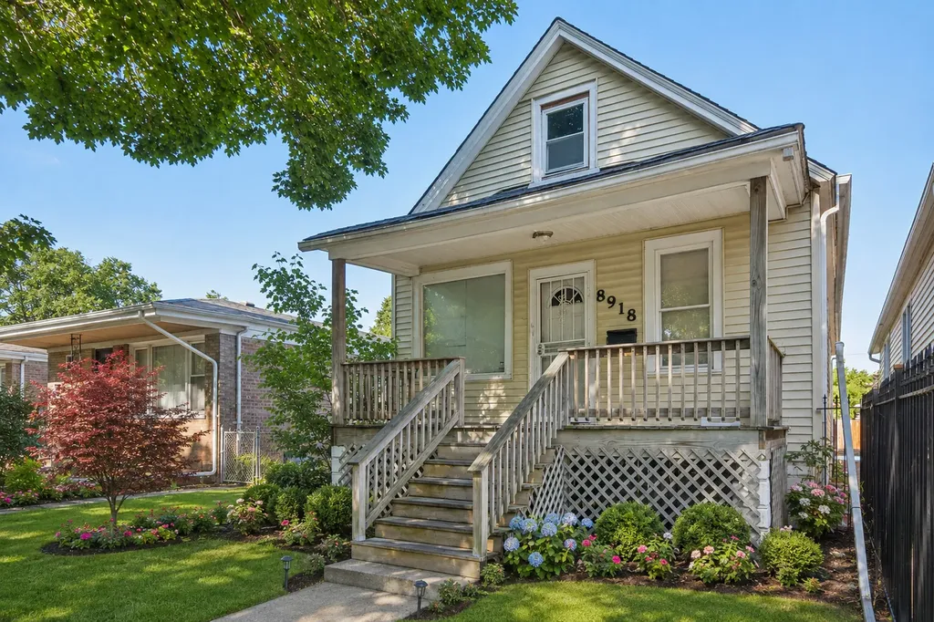 8918 South Woodlawn Avenue Chicago IL 60619