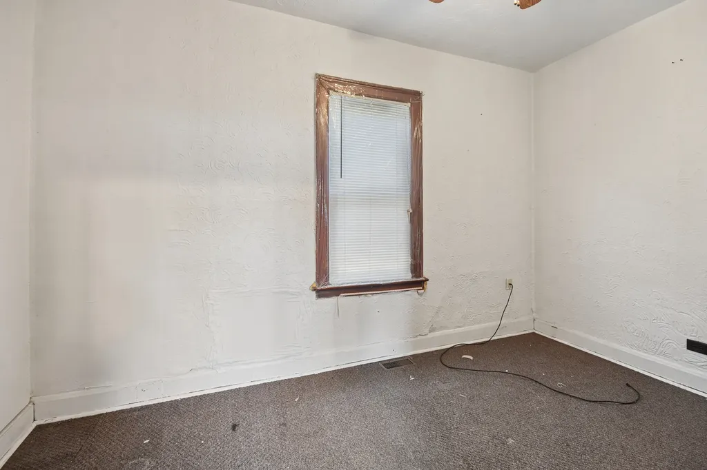 8918 South Woodlawn Avenue Chicago IL 60619