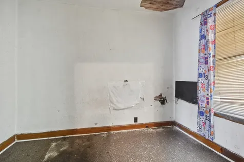 8918 South Woodlawn Avenue Chicago IL 60619