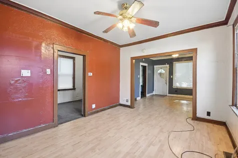 8918 South Woodlawn Avenue Chicago IL 60619