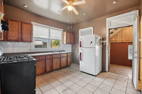 8918 South Woodlawn Avenue Chicago IL 60619