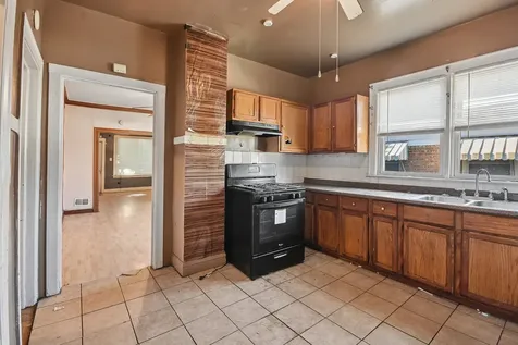 8918 South Woodlawn Avenue Chicago IL 60619