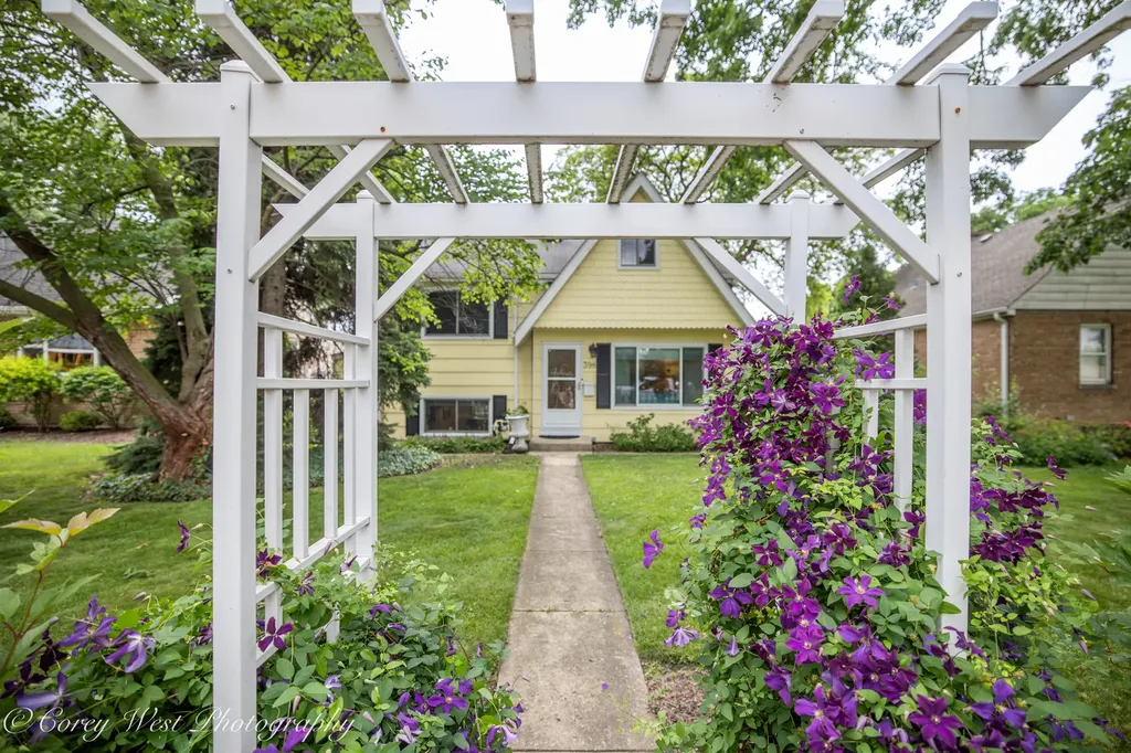398 West Saint Charles Road Elmhurst IL 60126