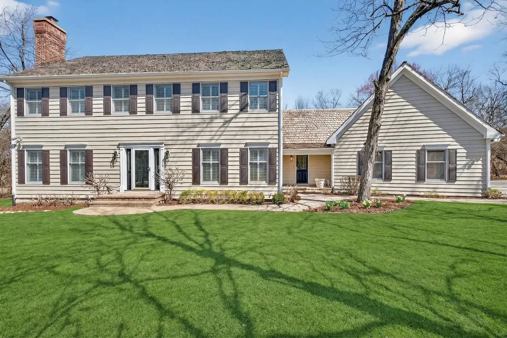 25138 North Pawnee Road Barrington IL 60010