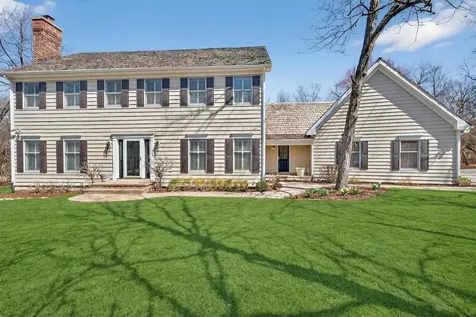 25138 North Pawnee Road Barrington IL 60010