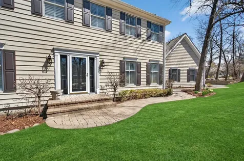 25138 North Pawnee Road Barrington IL 60010