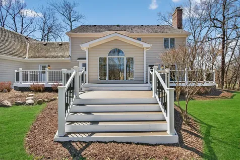 25138 North Pawnee Road Barrington IL 60010