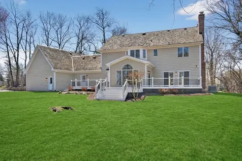 25138 North Pawnee Road Barrington IL 60010
