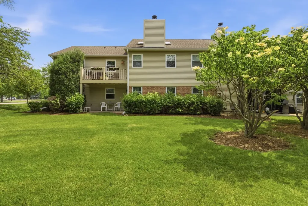 198 Camden Court Schaumburg IL 60193