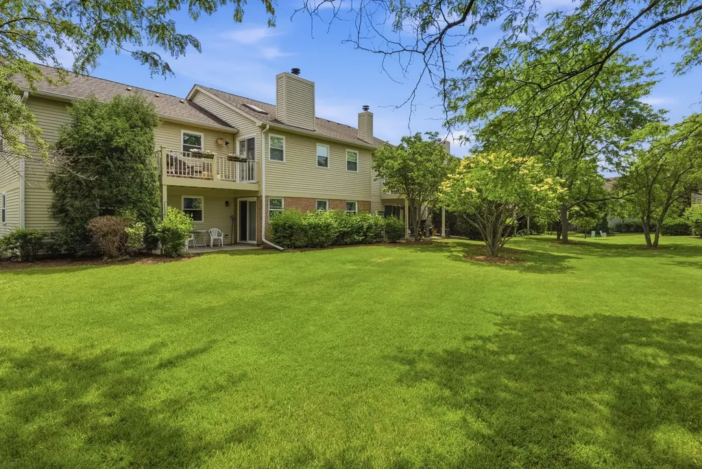 198 Camden Court Schaumburg IL 60193