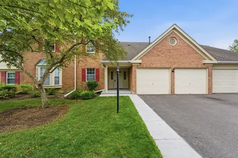 198 Camden Court Schaumburg IL 60193