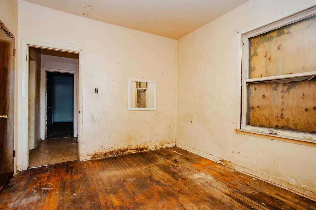 8255 South Saint Lawrence Avenue Chicago IL 60619