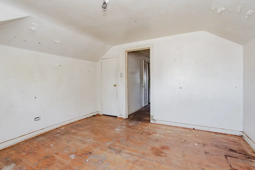 8255 South Saint Lawrence Avenue Chicago IL 60619
