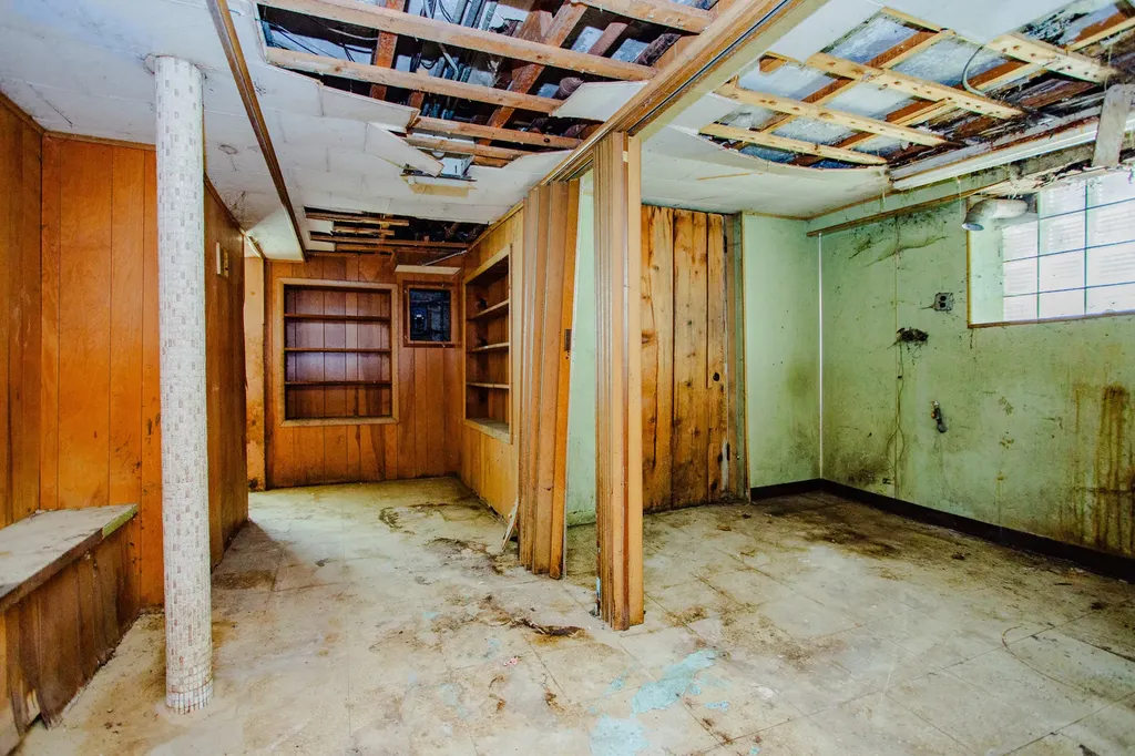 8255 South Saint Lawrence Avenue Chicago IL 60619