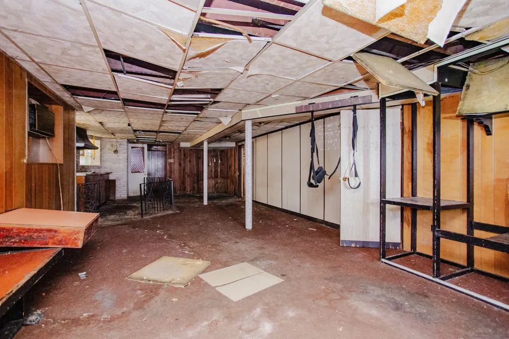 8255 South Saint Lawrence Avenue Chicago IL 60619