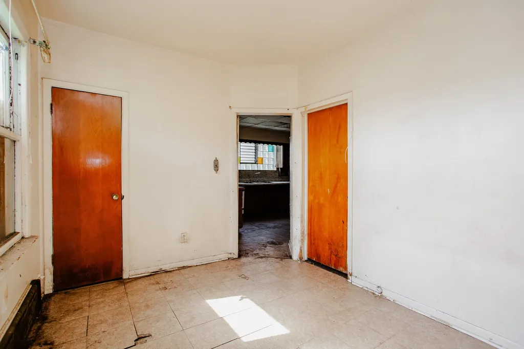 8255 South Saint Lawrence Avenue Chicago IL 60619