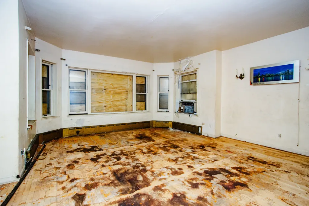 8255 South Saint Lawrence Avenue Chicago IL 60619