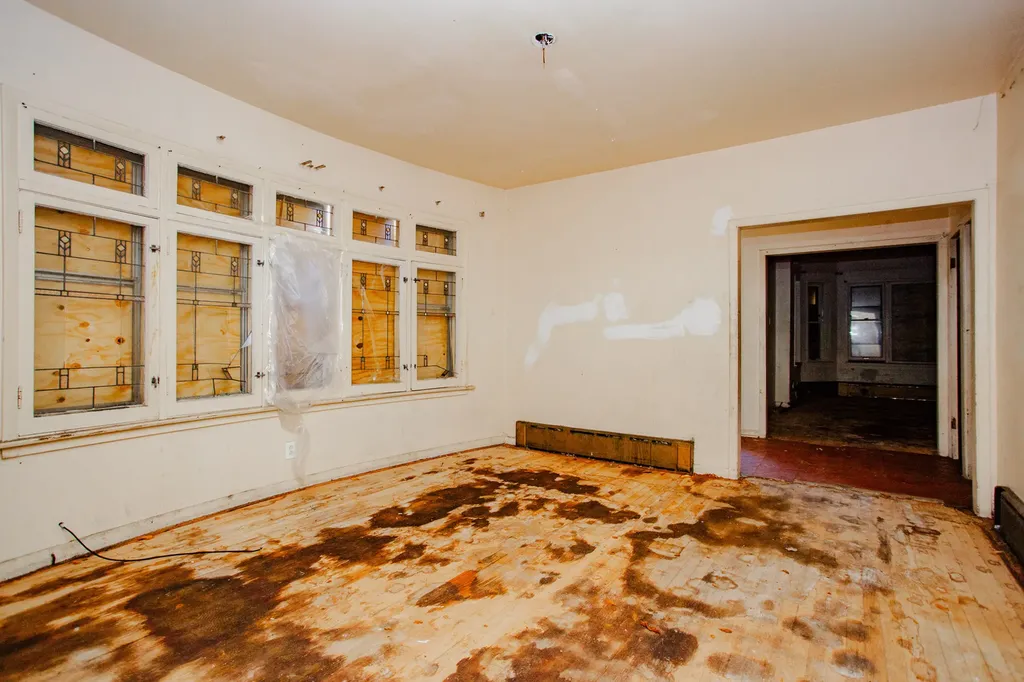 8255 South Saint Lawrence Avenue Chicago IL 60619