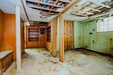 8255 South Saint Lawrence Avenue Chicago IL 60619