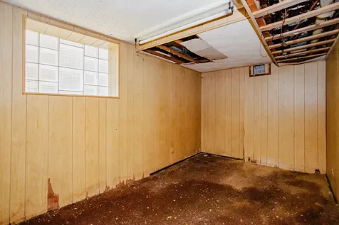 8255 South Saint Lawrence Avenue Chicago IL 60619