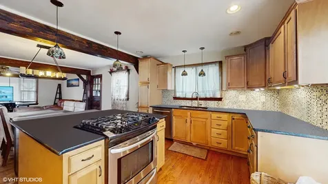 104 Channel Drive Port Barrington IL 60010