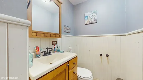 104 Channel Drive Port Barrington IL 60010