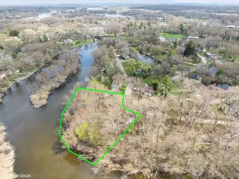 104 Channel Drive Port Barrington IL 60010