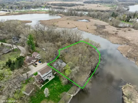 104 Channel Drive Port Barrington IL 60010