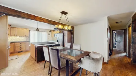 104 Channel Drive Port Barrington IL 60010