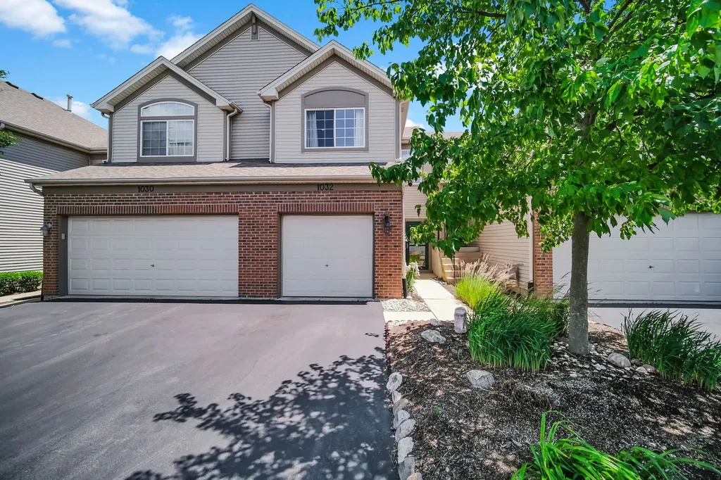 1032 Woodview Court Aurora IL 60502