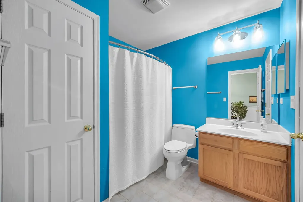 1032 Woodview Court Aurora IL 60502