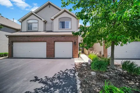 1032 Woodview Court Aurora IL 60502