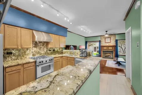 1032 Woodview Court Aurora IL 60502