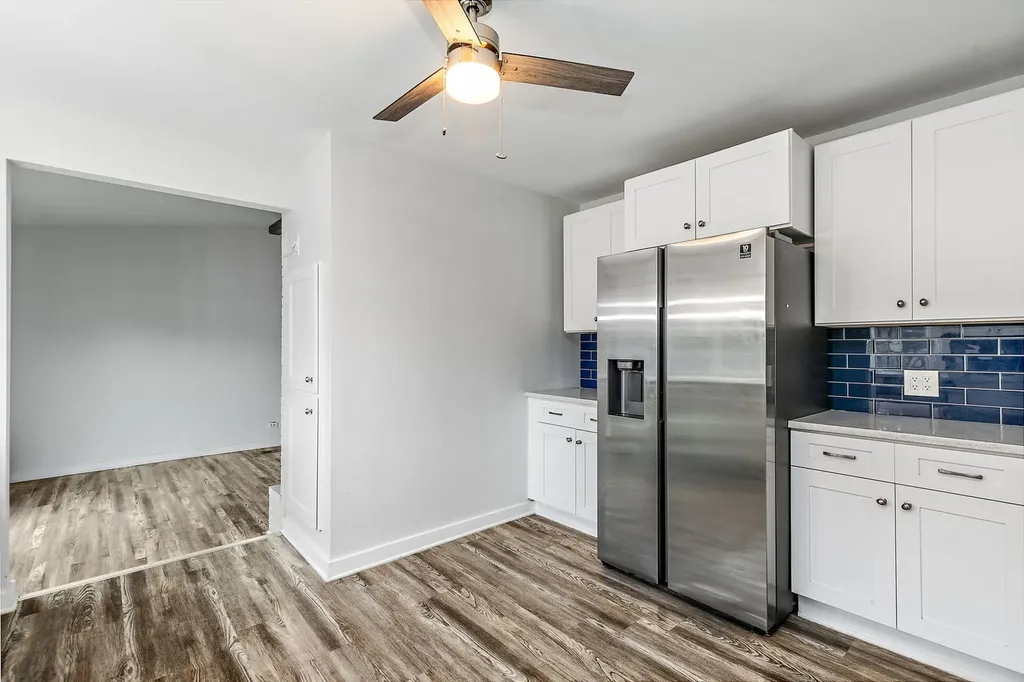 615 Lakeview Court Roselle IL 60172