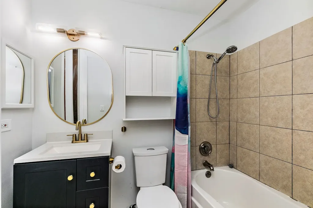 615 Lakeview Court Roselle IL 60172