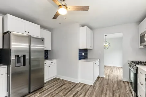 615 Lakeview Court Roselle IL 60172
