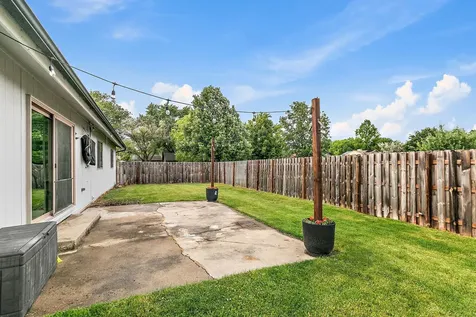 615 Lakeview Court Roselle IL 60172
